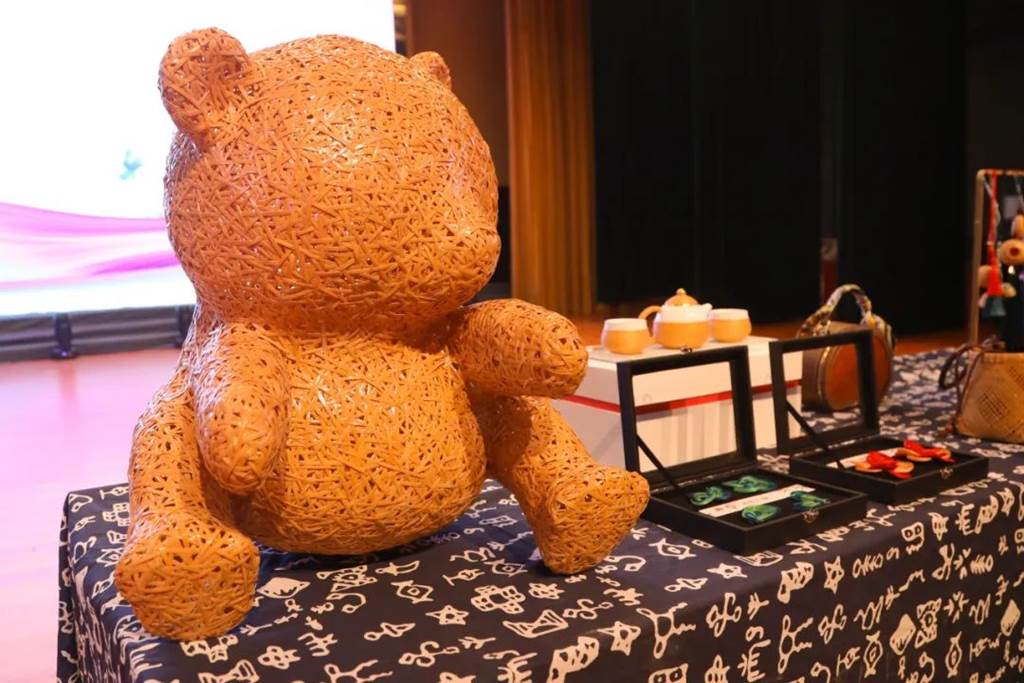 优秀校友讲堂:道明竹编新生代非遗传承人杨隆梅,让手艺变成一门艺术